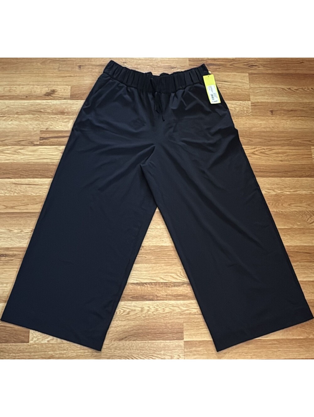 All In Motion Work Size XL Short Black Wide Leg  Pants New